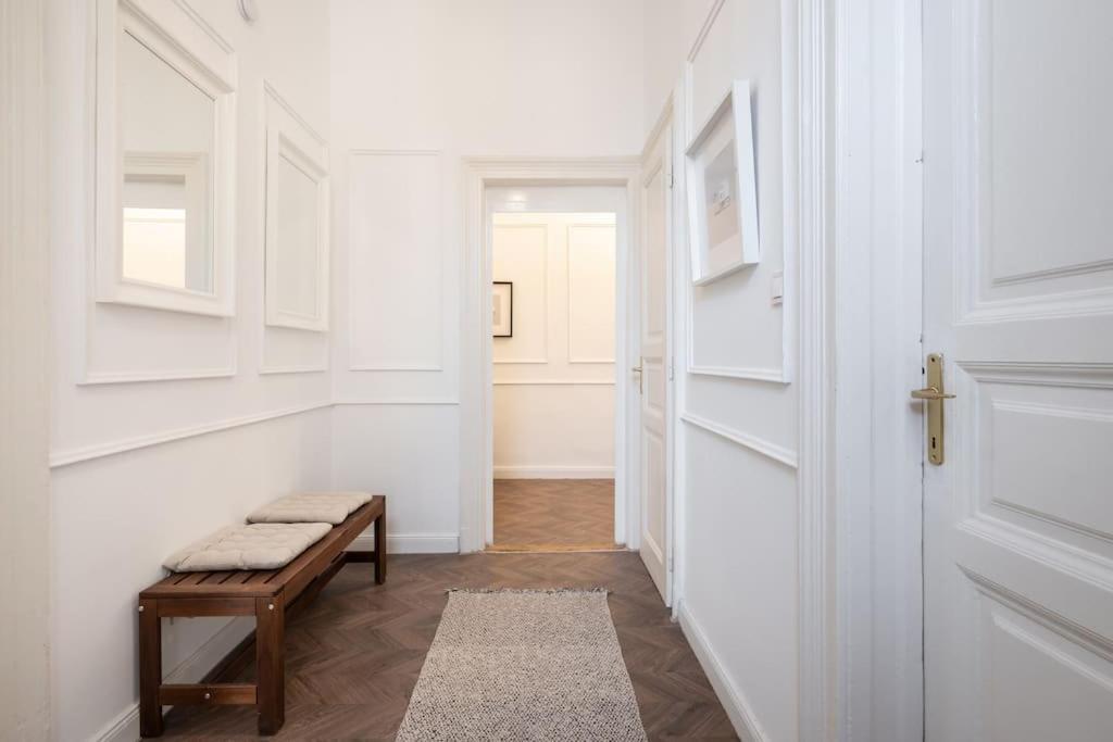 Stylish Apartment In The City Center Budapest Kültér fotó