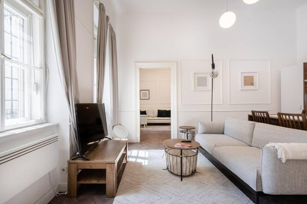 Stylish Apartment In The City Center Budapest Kültér fotó